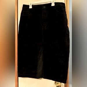Forever 21 black corduroy skirt. Women’s size large.